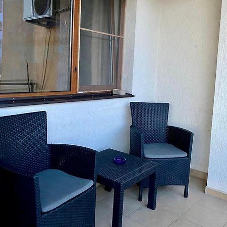 Sky Modern 1 Bedroom Apt W Free Parking Bucharest Exterior photo