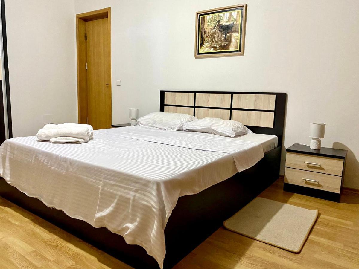 Sky Modern 1 Bedroom Apt W Free Parking Bucharest Exterior photo